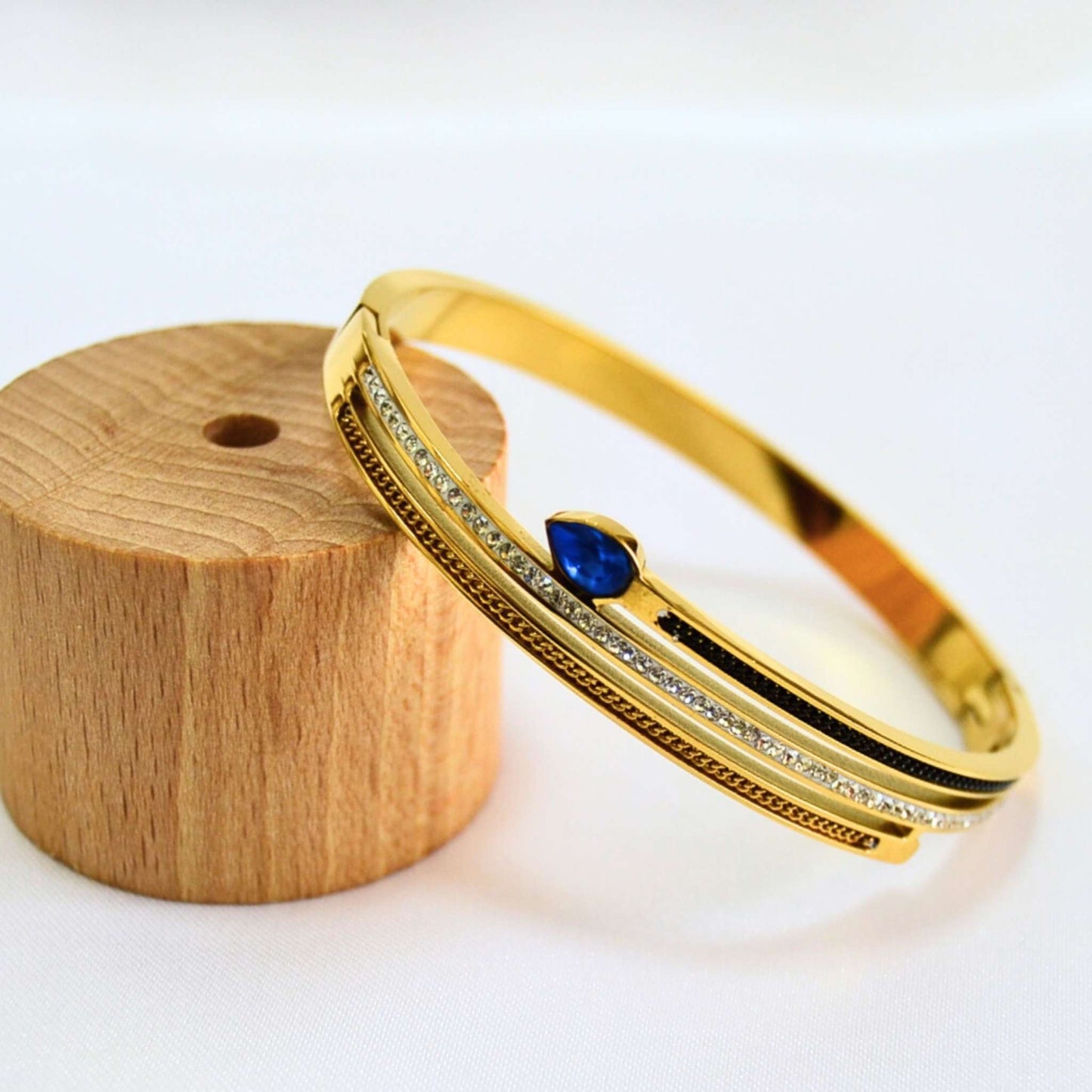 Elegance Gold with Crystal Irregular Bangle