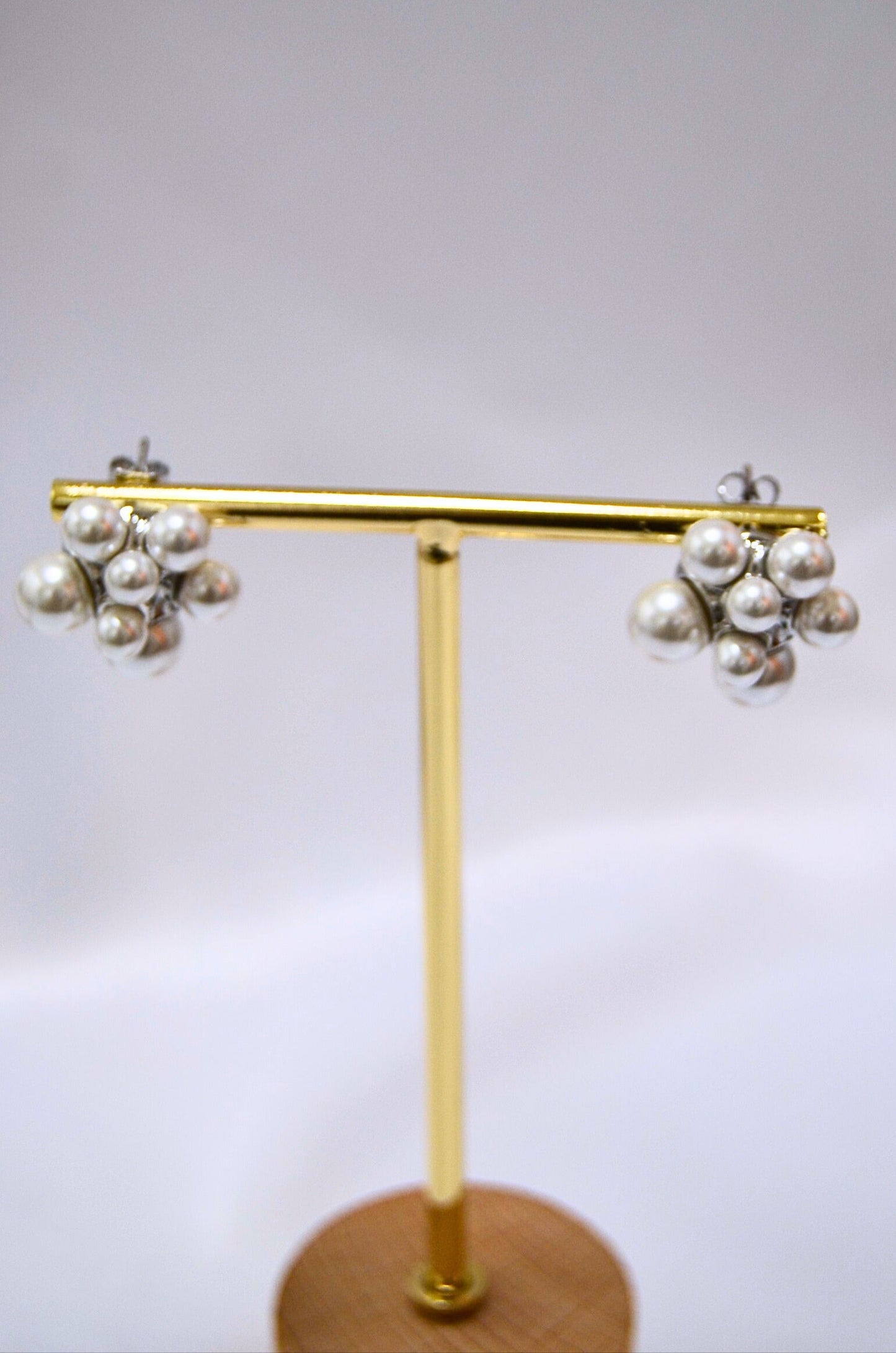 silver pearl stud earrings