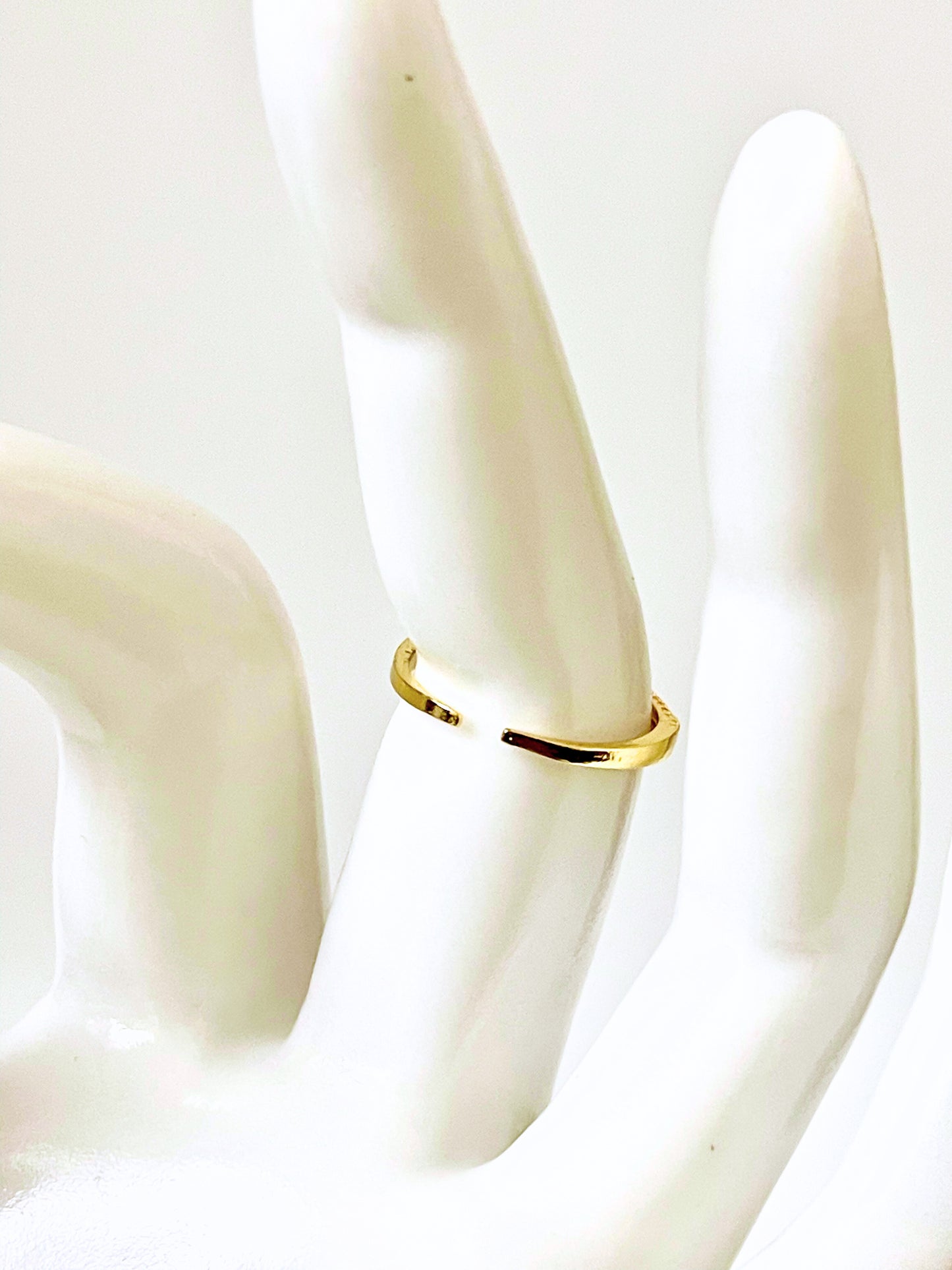 solitaire ring with crystals