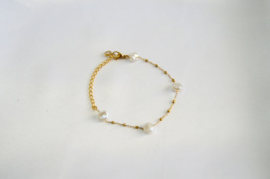 Forever Yours Pearl Heart String Bracelet