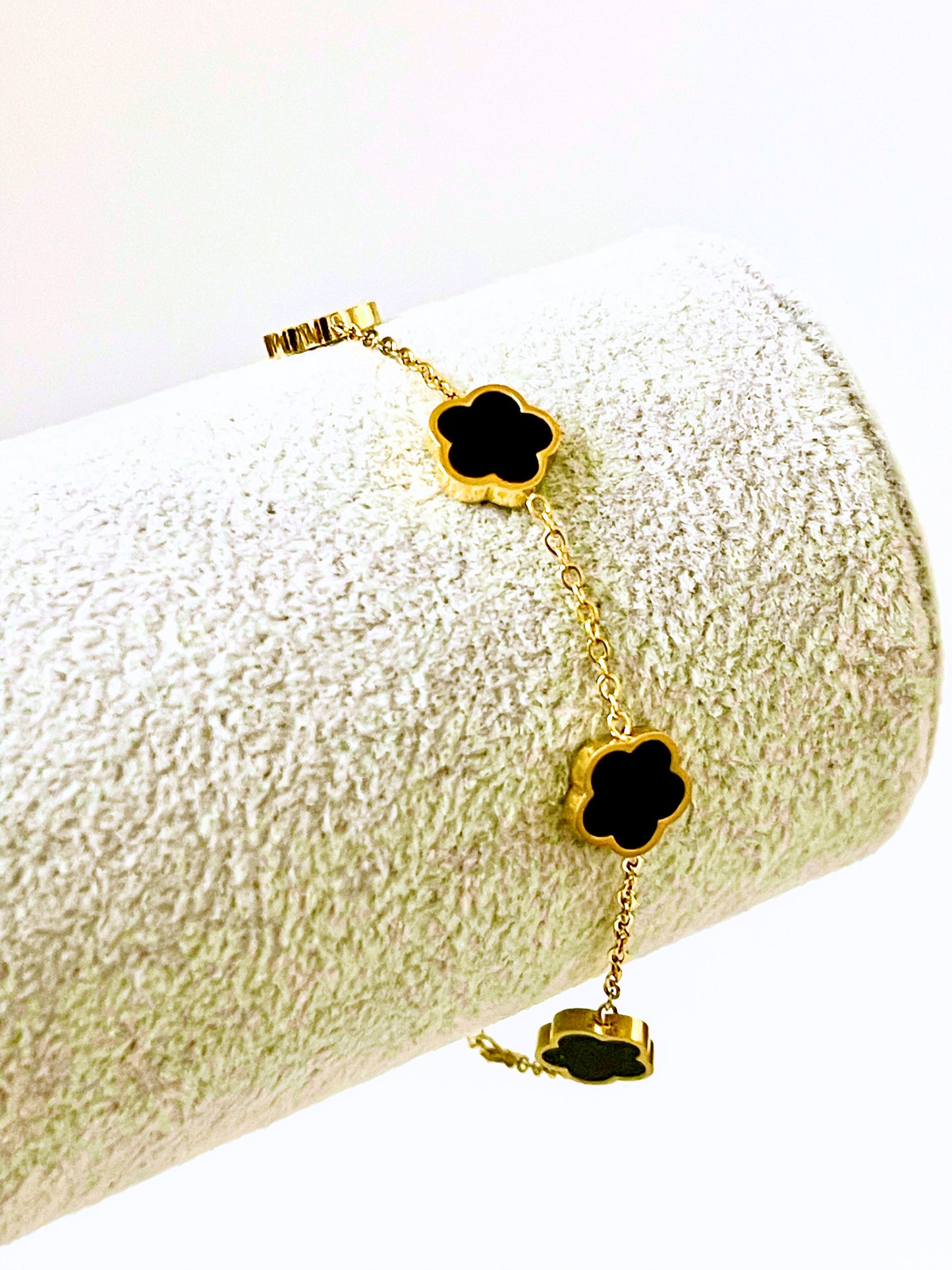 Floral Essence Black and Gold Clover Bracelet