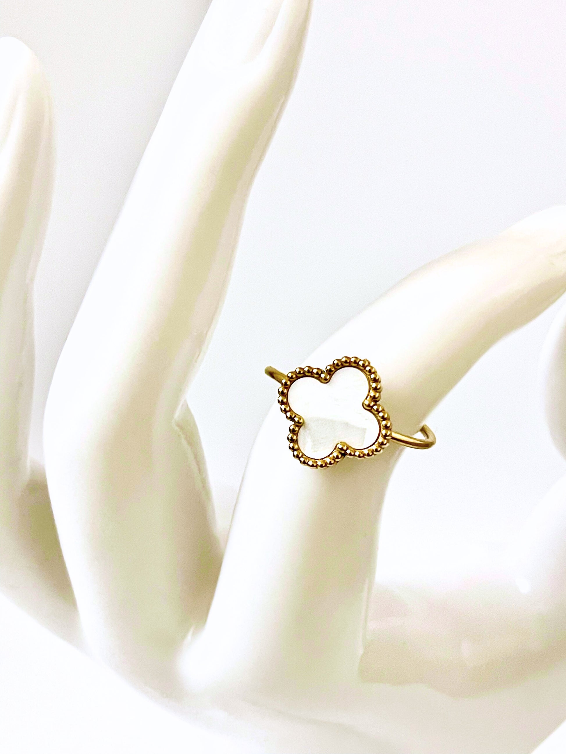 clover ring