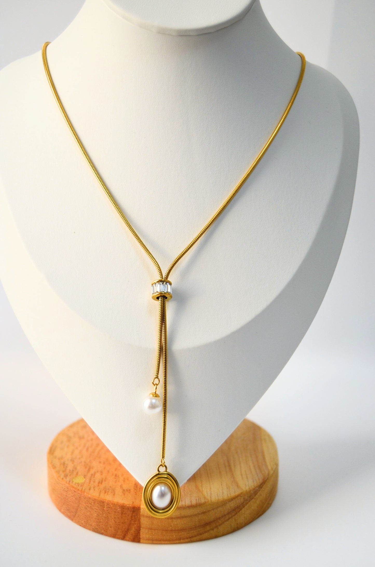 Aura Pearl Tassel Minimalist Necklace