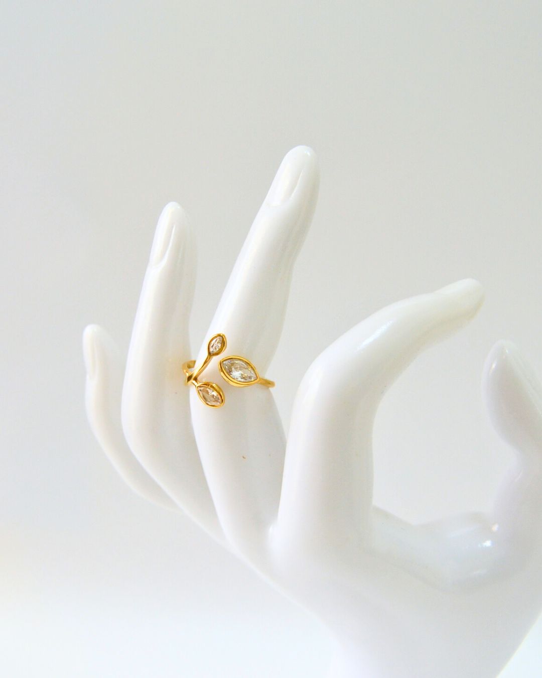 Lustre Leaf Ring (adjustable)
