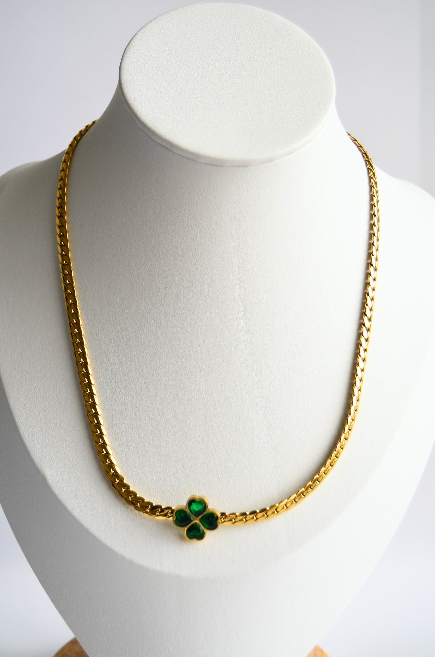 Floral Essence Elegant Emerald Necklace