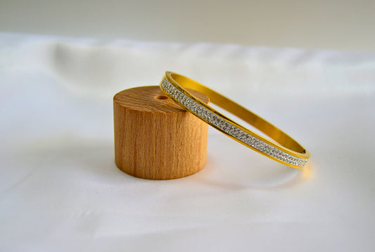 Elegance Classic Gold with Cubic Zirconia insert Bangle