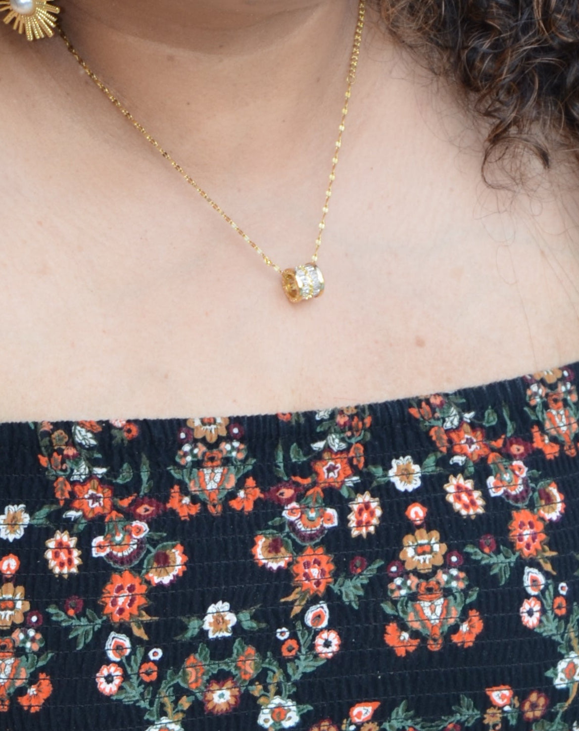Elegance Necklace with Cylindrical Locket