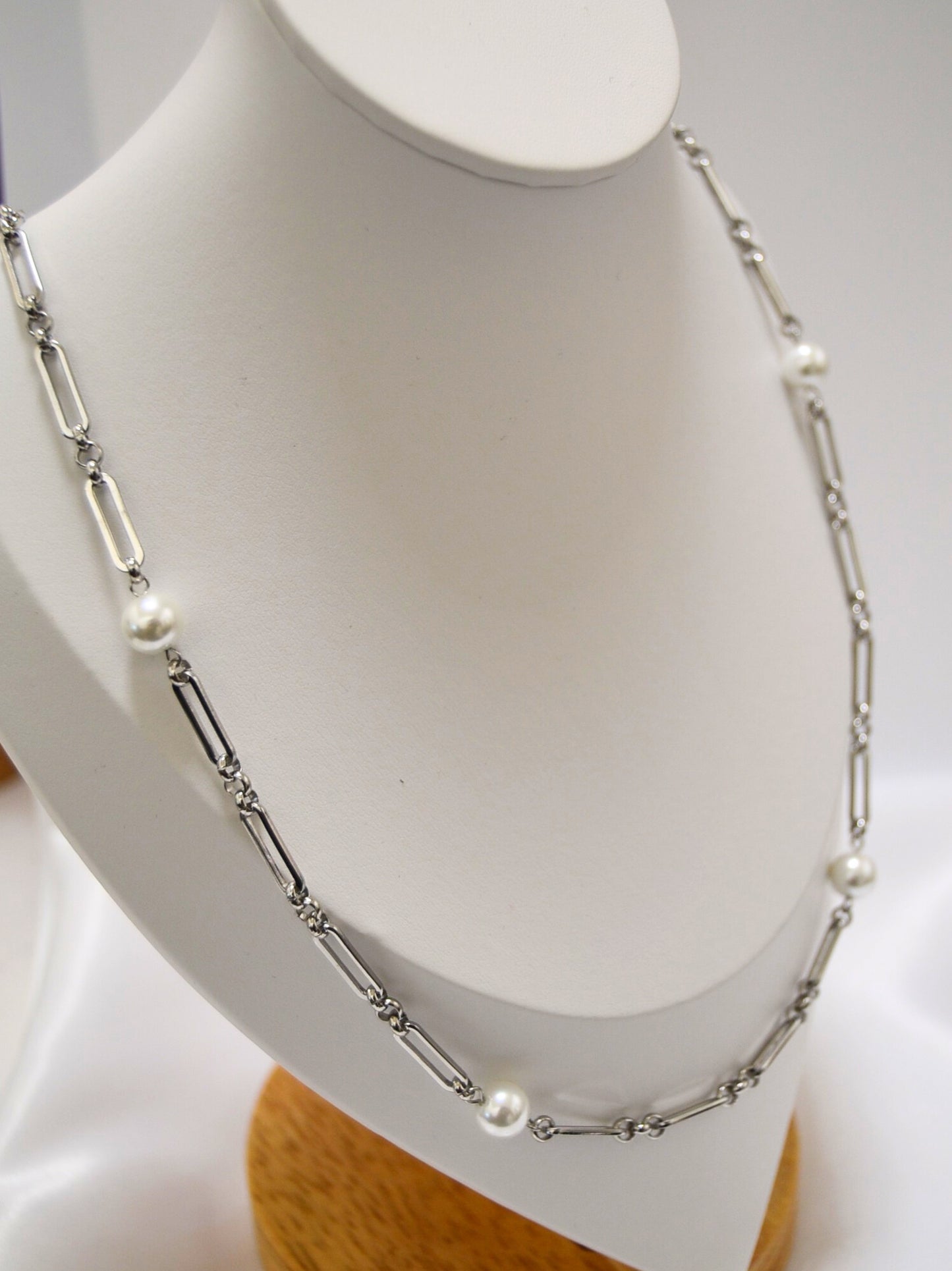 Aura Long Chain with Pearl Necklace