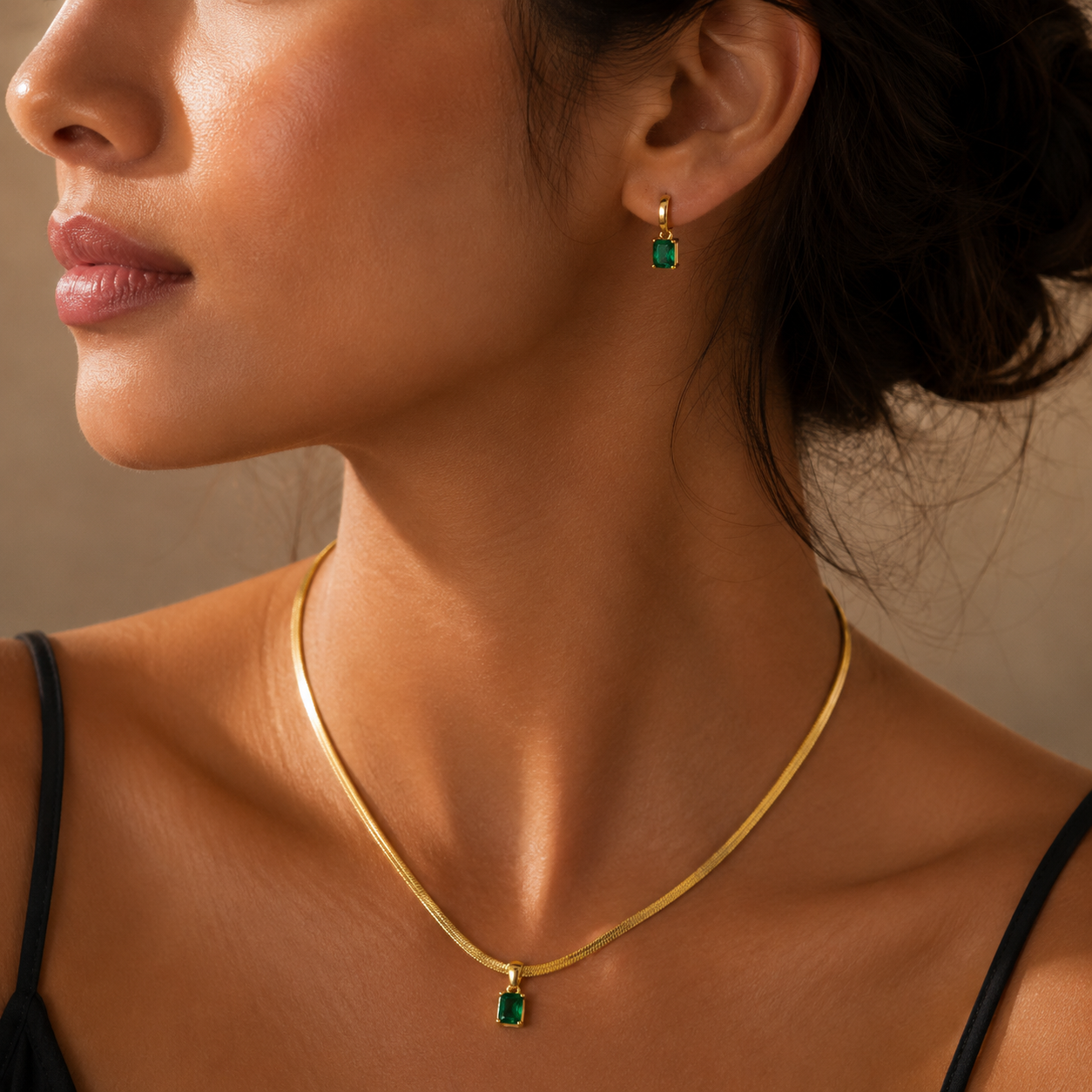 Elegance Chain and Earrings Set (Green, Black, White)