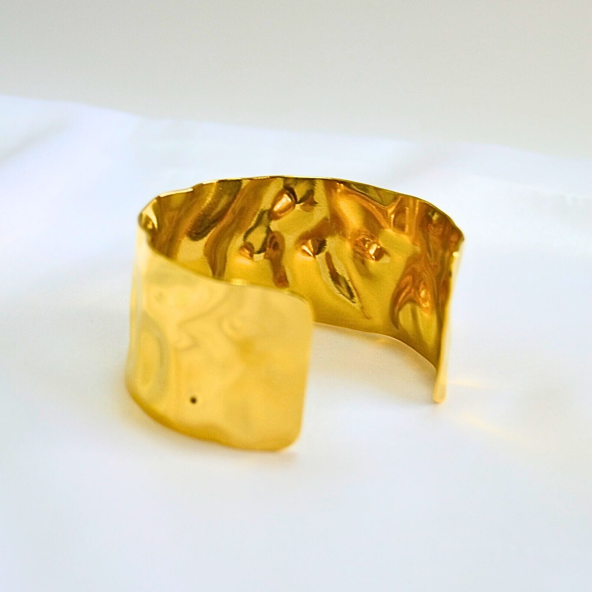 cuff bracelet | andaazs