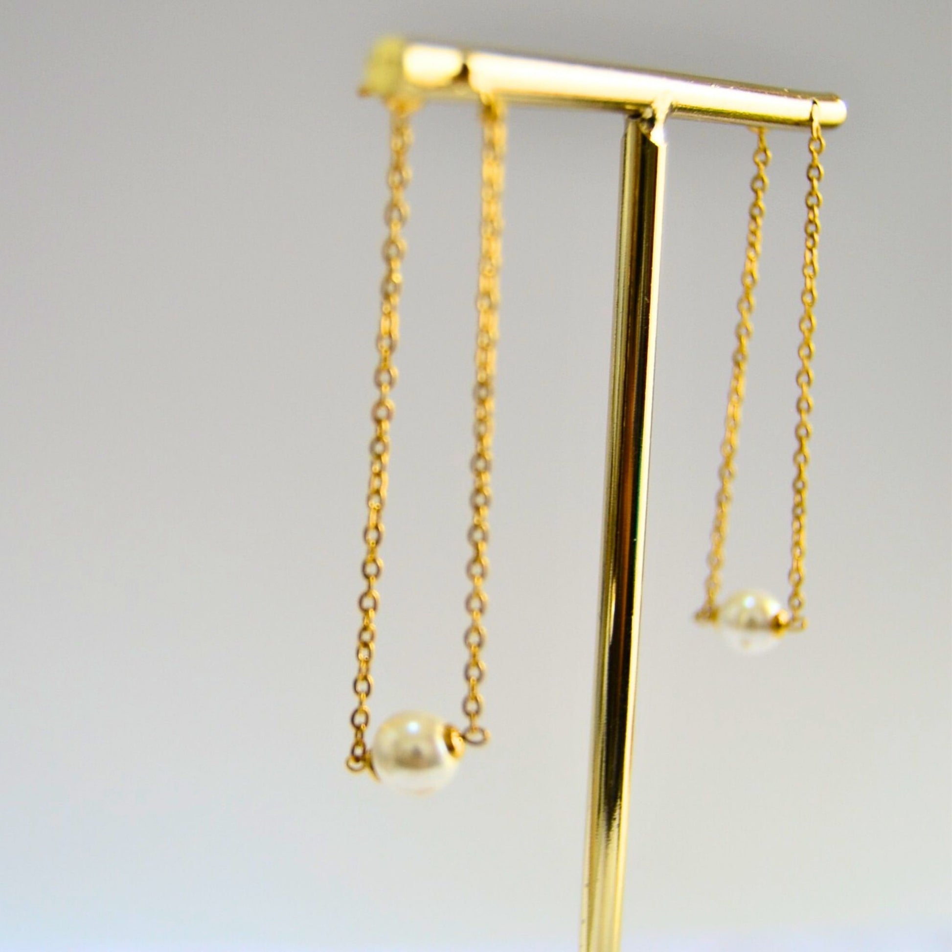 Threader earring | andaazs