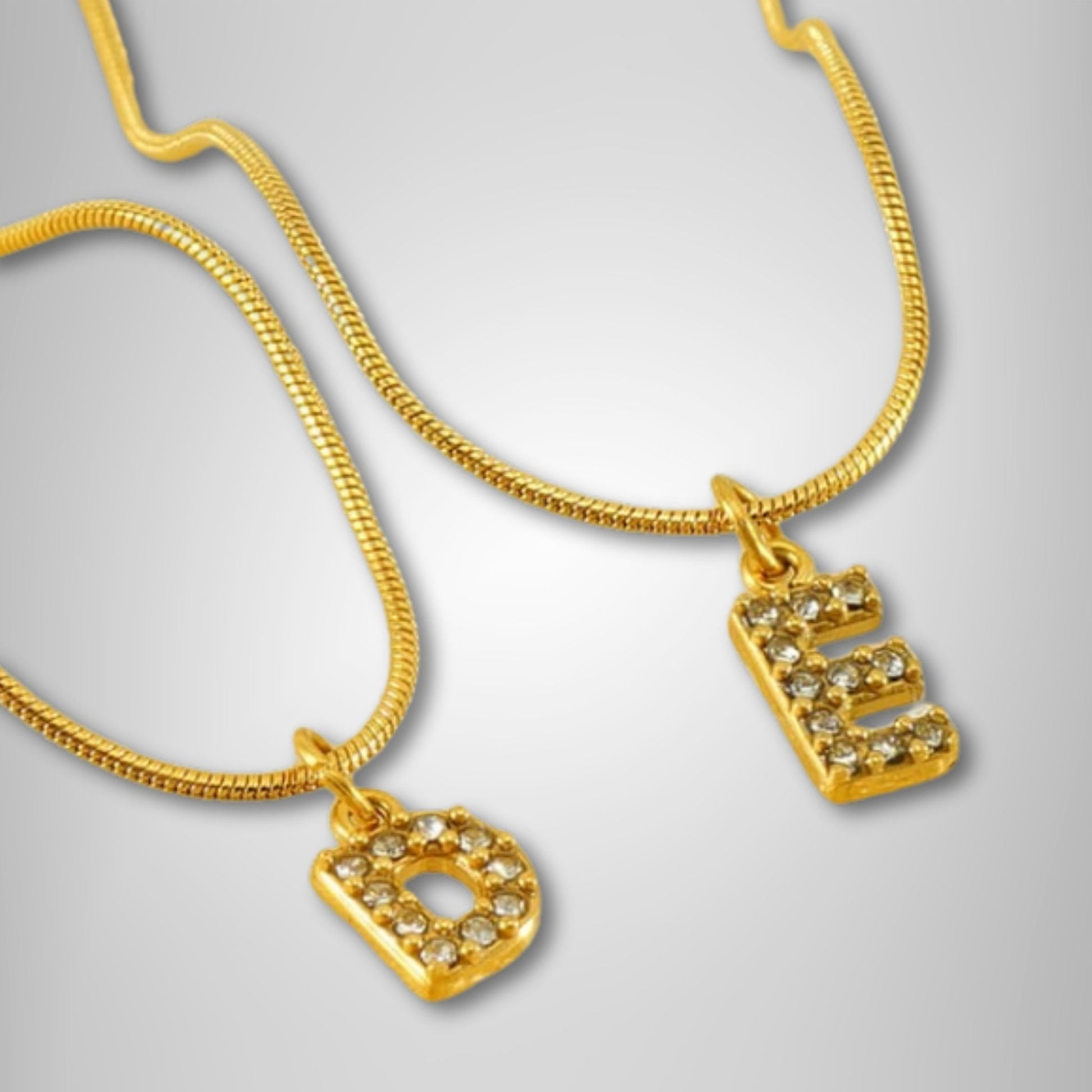 Name initial necklace | andaazs
