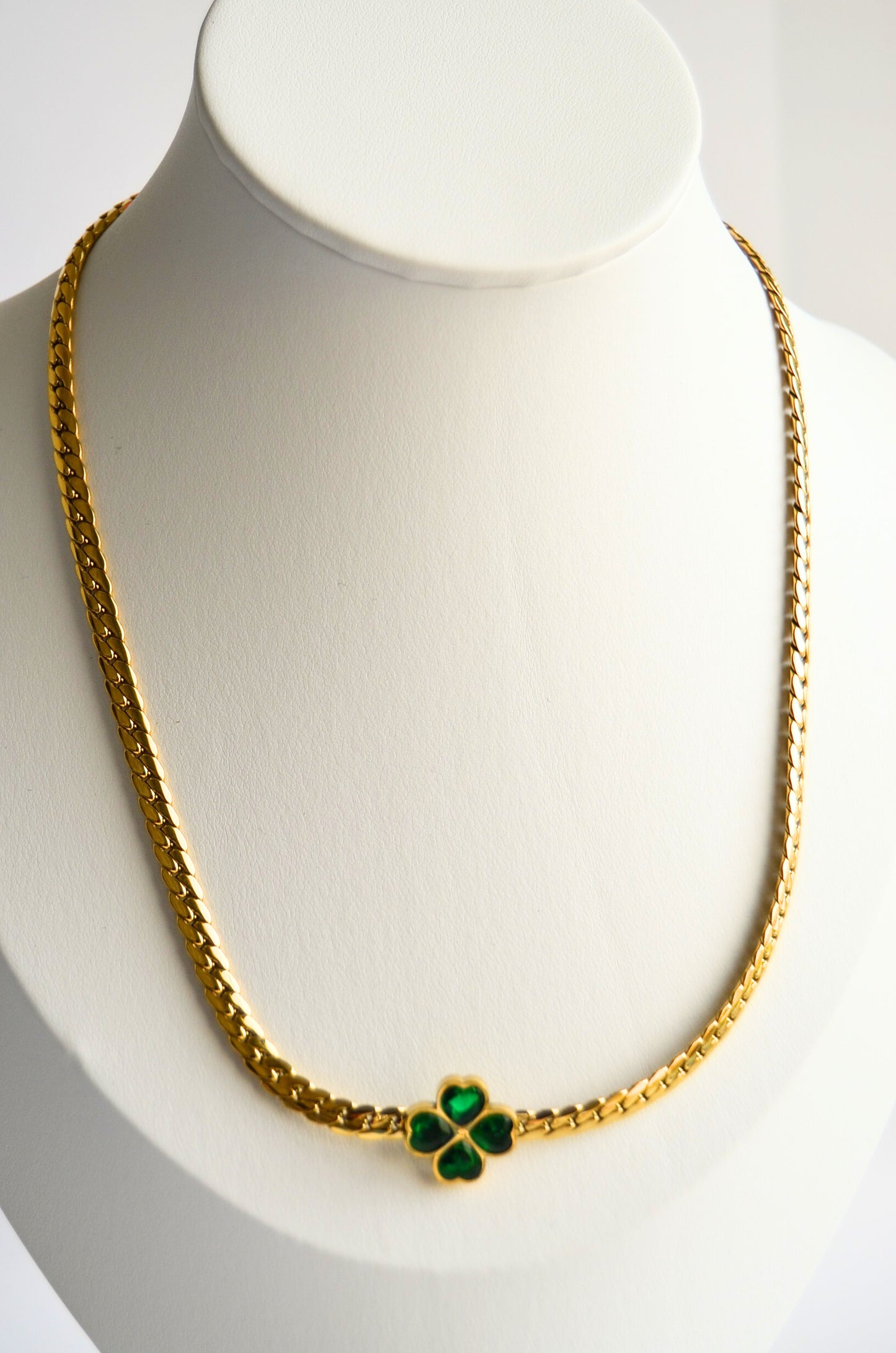 Floral Essence Elegant Emerald Necklace & Earrings Set