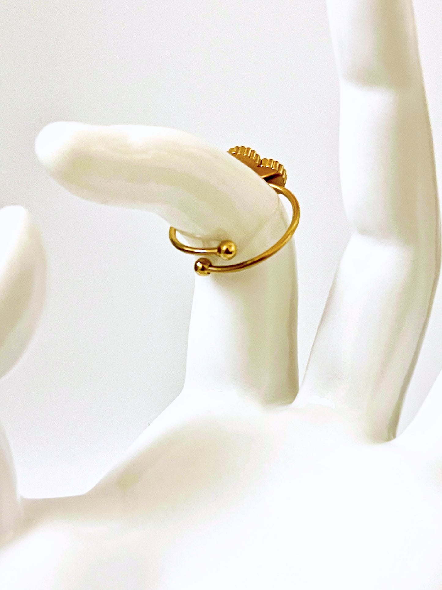 clover ring