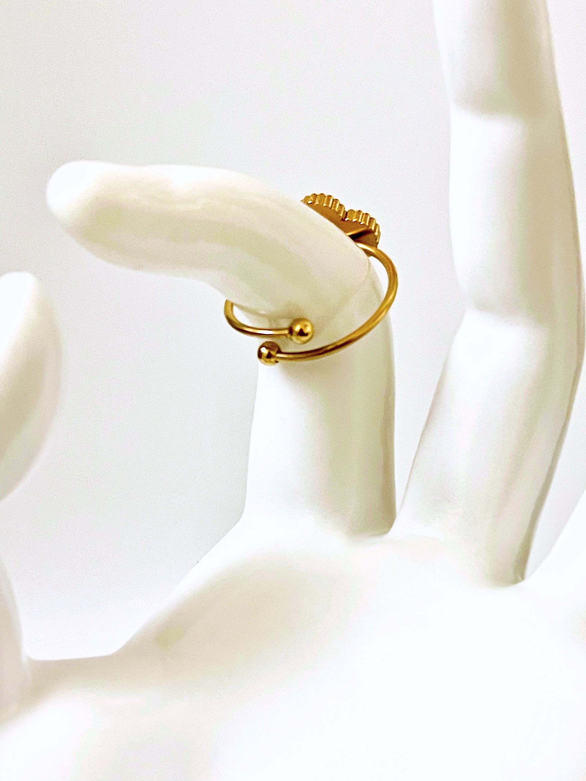 clover ring