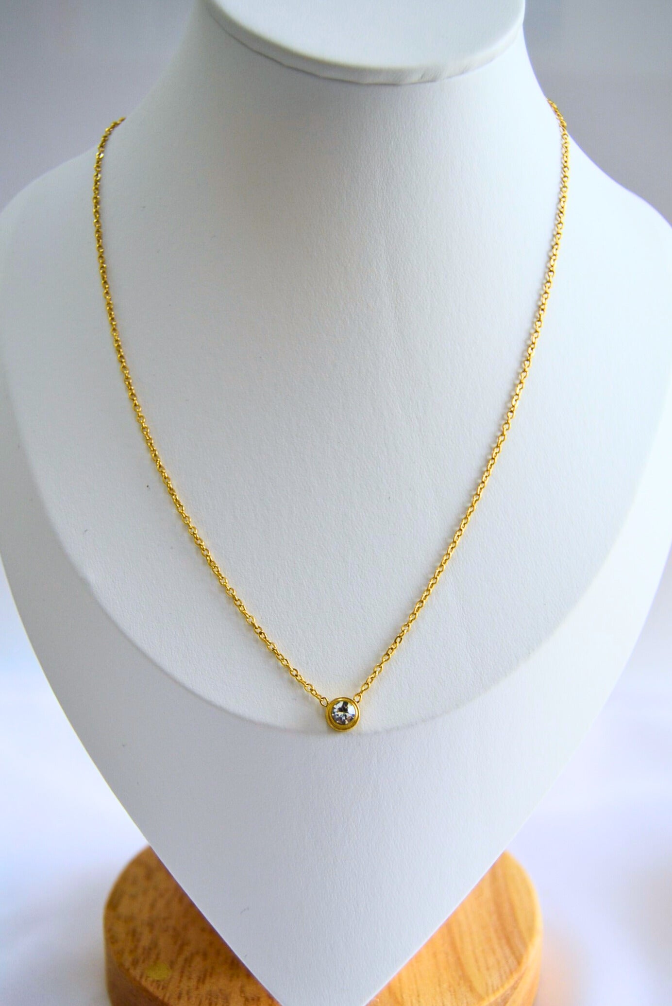 Elegance Classic Solitaire Pendant Necklace